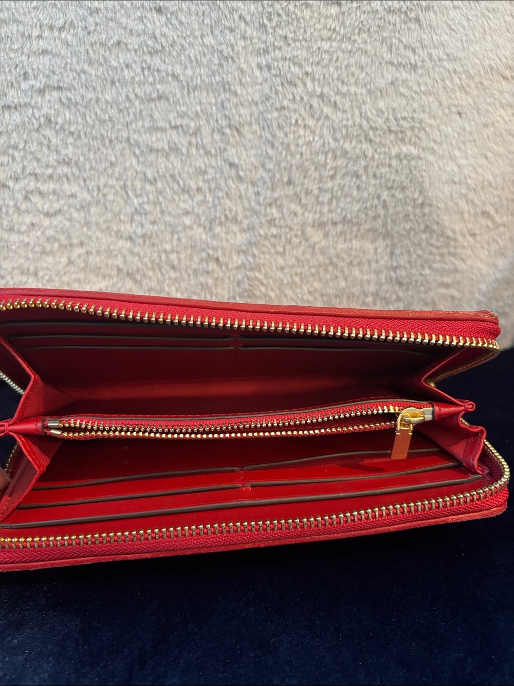 Tory Burch Quilted Red Zip-Around Leather Wallet with Logo - Picture 2 of 6